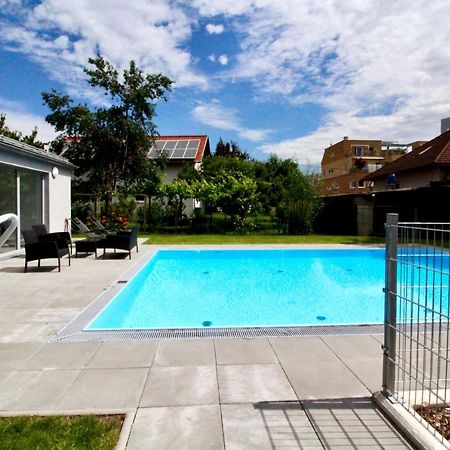 Maureen Lovely 2 Bedroom Unit With Community Pool ウィーン エクステリア 写真