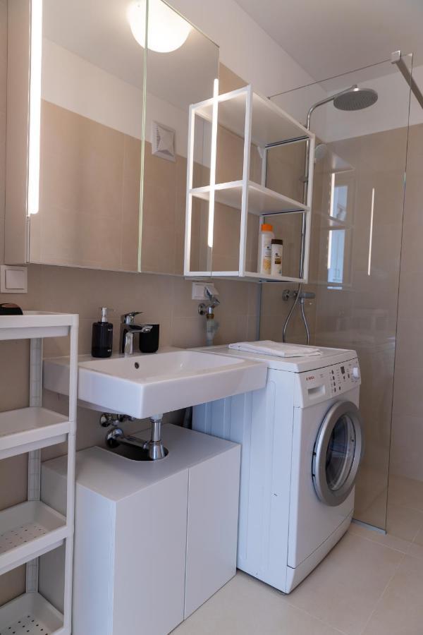 Maureen Lovely 2 Bedroom Unit With Community Pool ウィーン エクステリア 写真