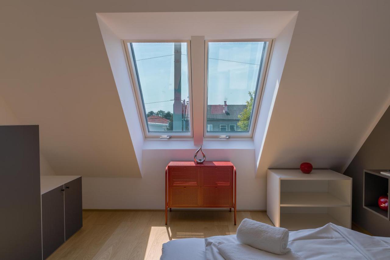 Maureen Lovely 2 Bedroom Unit With Community Pool ウィーン エクステリア 写真