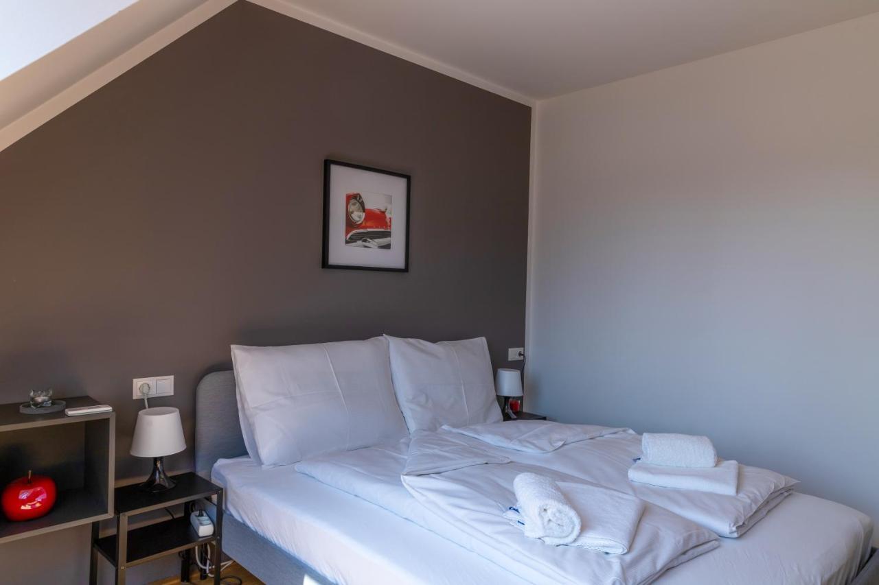 Maureen Lovely 2 Bedroom Unit With Community Pool ウィーン エクステリア 写真