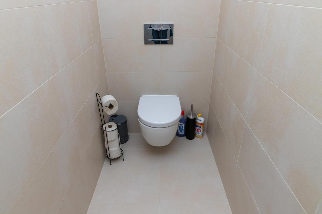 Maureen Lovely 2 Bedroom Unit With Community Pool ウィーン エクステリア 写真