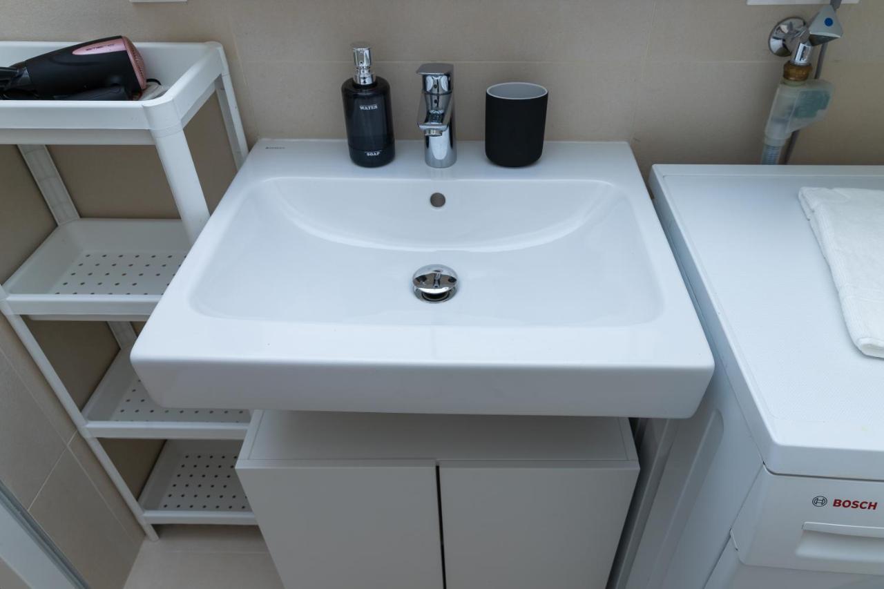 Maureen Lovely 2 Bedroom Unit With Community Pool ウィーン エクステリア 写真